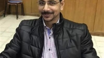 عاد من الإمارات للموت معهما.. وفاة معلم وزوجته وابنته في حادث الكريمات