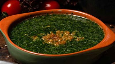 طريقة عمل الملوخية الأصلية خطوة بخطوة.. الطعم المصري الأصيل