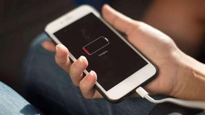 طرق مضمونة تساعدك في توفير شحن هاتفك عند انقطاع الكهرباء 