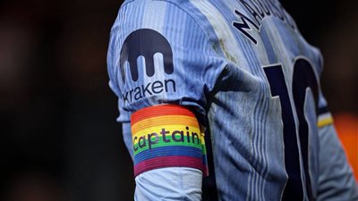 رسميًا.. الدوري الإنجليزي يلغي شارات قوس قزح في مباريات الموسم المقبل