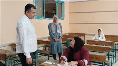 ياسر عمارة يتفقد لجان امتحانات الدور الثاني للشهادة الإعدادية بدمياط