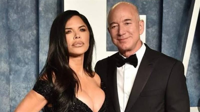 لورين سانشيز تتألق