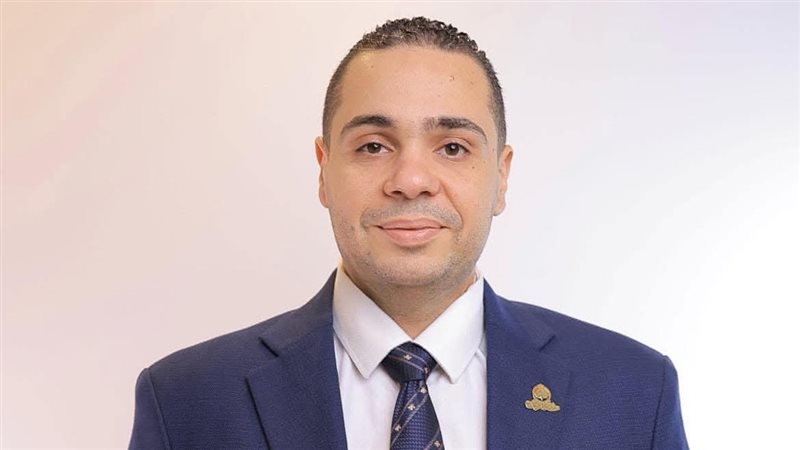عادل عتمان
