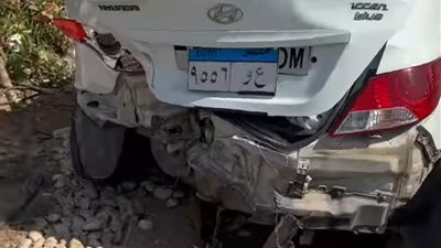 تصادم عنيف أمام جامعة زويل.. والشرطة تكثف البحث عن السيارة الهاربة