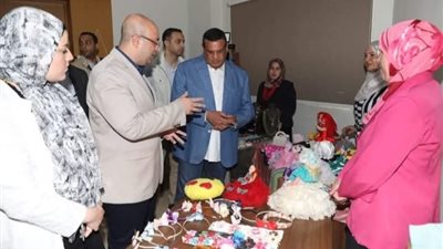 هند جبريل.. قصة نجاح المرأة الصعيدية في صناعة المشغولات اليدوية ببني سويف