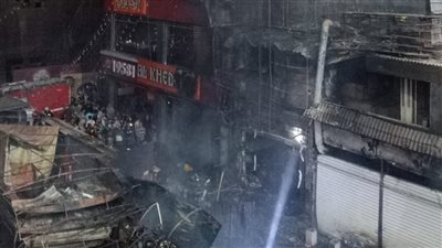 تسبب في تعطل المترو.. محافظ القليوبية يتابع حريق مطعم بشبرا  