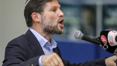 سموتريتش يتهم نتنياهو بالعجز ويطالب بحسم شامل في غزة