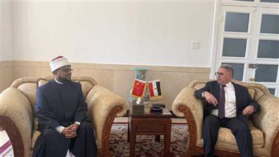 أمين (البحوث الإسلامية) يلتقي السفير المصري في بكين