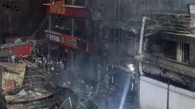 وصلة عشوائية خربت الدنيا.. صاحب محل عصير في شبرا يكشف المتسبب بالحريق