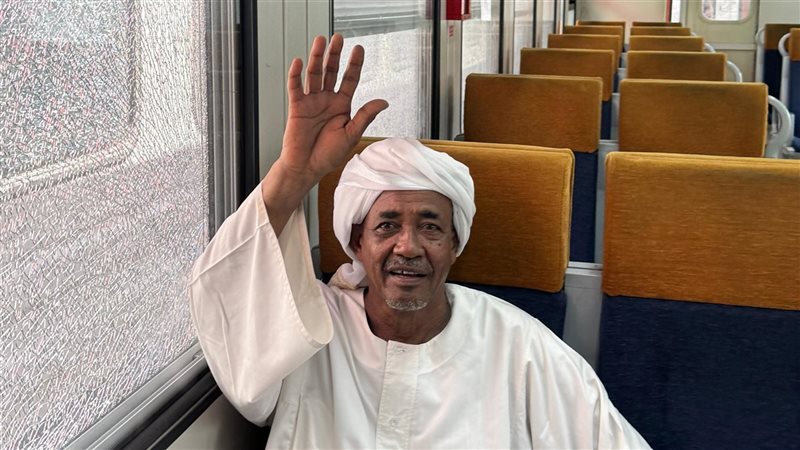 سوداني يودع المصريين