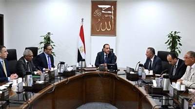 رئيس الوزراء يوجه بسرعة تقييم بعض أراضي كورنيش النيل لطرحها للاستثمار