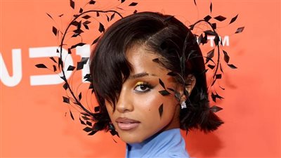 تايلا بإطلالة من أغصان الشجر في حفل Variety’s Power of Young Hollywood