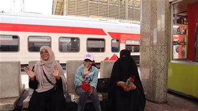 انطلاق القطار الرابع لنقل الأشقاء السودانيين إلى محطة السد العالي 