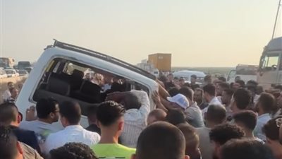 إصابة 6 أشخاص في انقلاب ميكروباص على الطريق الصحراوي بالإسكندرية