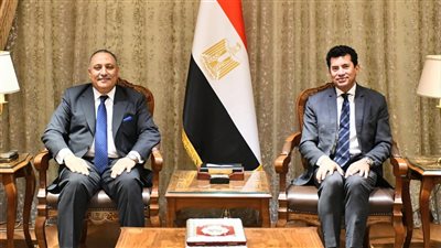 وزير الشباب والرياضة يلتقي رئيس المركز الوطني لتخطيط استخدامات أراضي الدولة 