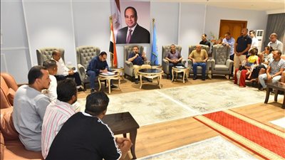 محافظ أسيوط يشهد تسليم تعويضات مالية لسكان عرب المدابغ