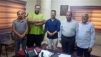 رئيس نجع حمادي يستقبل بطل العالم برياضة القوة البدنية ضياء أبو القاسم|صور