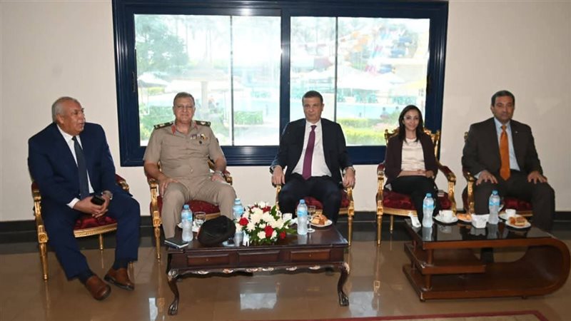 محافظ البحيرة تستقبل