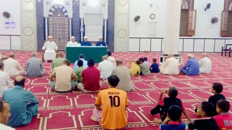 اثناء عقد الندوة