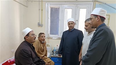 أوقاف الوادي الجديد تنشر الدفء الإنساني داخل مستشفى حميات الخارجة