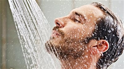  دراسة تحذر: الاستحمام بعد تناول الطعام يضر بالجهاز الهضمي