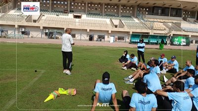 التشريح والأصابات وتنمية المهارات فى الدورة «D» لمدربى كرة القدم بالفيوم  