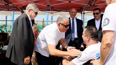  انطلاق محاولة القبطان ولاء حافظ لتحقيق رقم قياسي في الغطس لمريض شلل رباعي