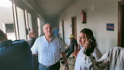 محافظ القليوبية يتفقد آثار حريق محدود في مبنى حي شرق شبرا الخيمة