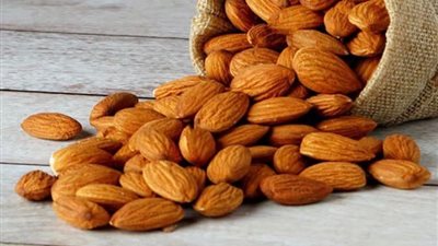 دراسة حديثة تكشف: حفنة اللوز يوميًا تحمى قلبك وتضبط السكر