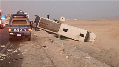 إصابة 32 شخصا إثر تصادم أتوبيس مع سيارة نقل في أسيوط