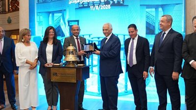 رئيس البورصة يشارك قيادات أرابيا إنفستمنتس هولدنج احتفالية 