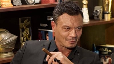 إنذار لنقابة المهن التمثيلية لشطب عباس أبو الحسن.. ويطالب بتعويض مليار جنيه 