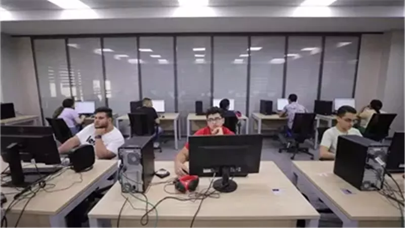 طلاب المرحلة الثانية