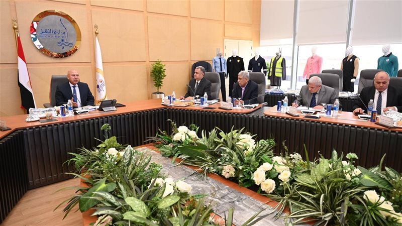 وزير النقل خلال اللقاء