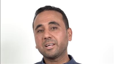 عمرو عبدالعزيز يكشف لنيور رووم أهمية الرضاعة الطبيعية أول 6 أشهر