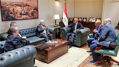 وزير التعليم يبحث سبل تحقيق أقصى استفادة من مظلة التأمينات الاجتماعية للعاملين