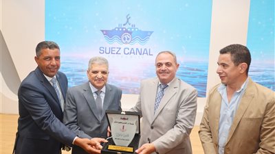 الفريق أسامة ربيع يلتقي أوائل الطلاب الحاصلين على الثانوية العامة