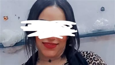 نشرت فيديوهات مخلة.. ضبط البلوجر 