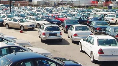 علاء السبع: انخفاض أسعار السيارات في مصر 70% وتوقعات استمرار التراجع |فيديو