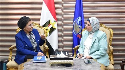 نائب وزير الصحة تعقد اجتماعاً مع عميد كلية التمريض بجامعة دمنهور