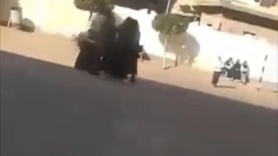 واقعة «الشلوت» .. النيابة تقرر حجز مدير مدرسة اعتدى على طالبات بالبحيرة                  