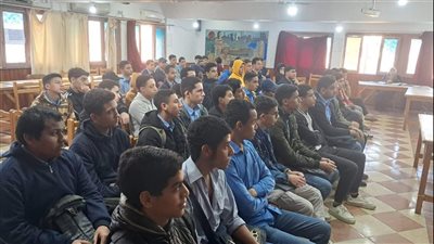 خففت العبيء علي ولي الأمر..  إقبال كبير على مجموعات التقوية بمدارس الإسكندرية