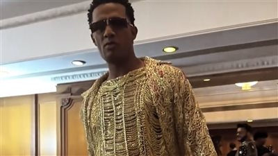 بعد إرتفاعة اليوم.. محمد رمضان يرتدي بدلة ذهب عيار ٢٤