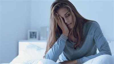 «مش مجرد كسل».. اعرف أسباب الشعور بالخمول والتكسير لما تصحى من النوم