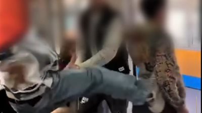 جنون المشاهدات.. شاب يدفع صديقه من عربة المترو لتصويره والداخلية تكشف التفاصيل 