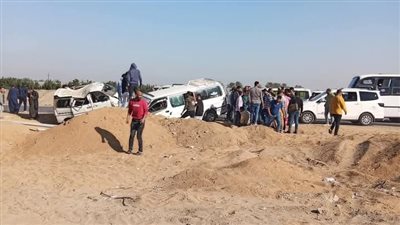 إصابة ١٥ شخصا إثر تصادم سيارتين على طريق كفر داود بالمنوفية