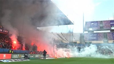 حريق في فرنسا.. إلغاء مباراة مونبيليه وسانت إيتيان بسبب الجماهير