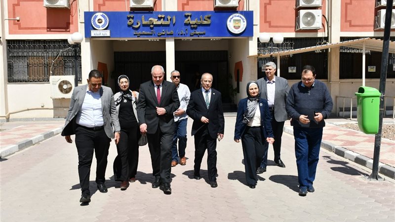 رئيس جامعة قناة السويس