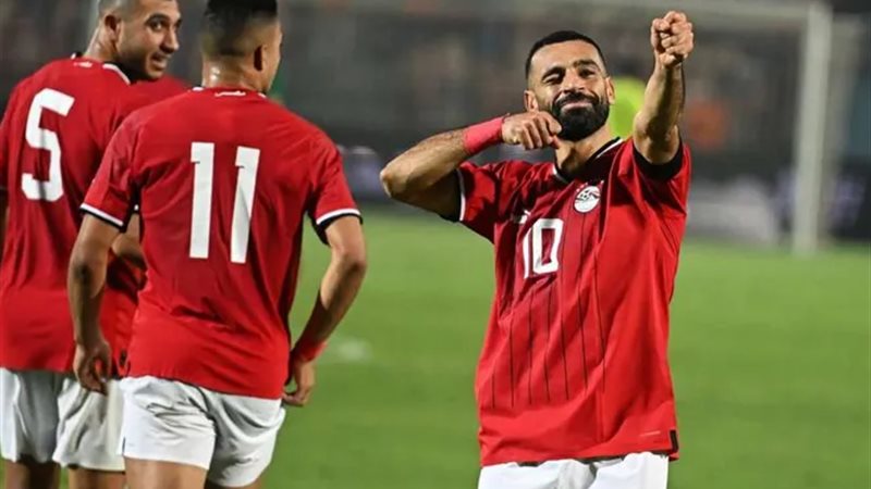 صلاح يحمل أمال منتخب