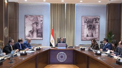 رئيس الوزراء يوجه بإعداد تفاصيل طرح الوحدات السكنية التي كلف بها  الرئيس